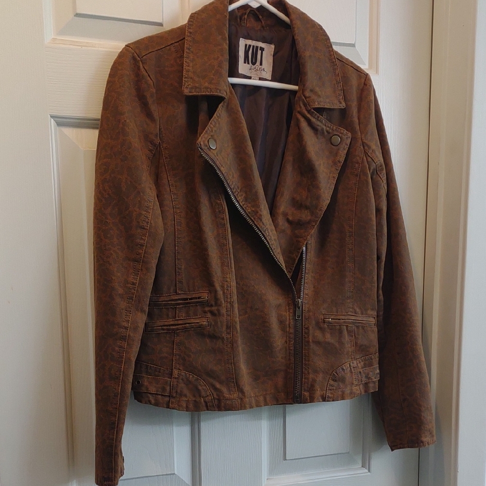 Kut from the Kloth Women's Cheetah print Bomber style Jacket